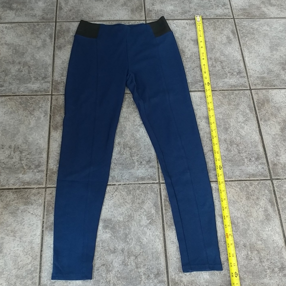 (2/$20) F21 navy leggings size medium